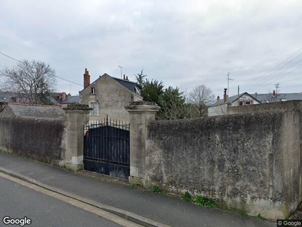 UN STUDIO ET UNE CAVE