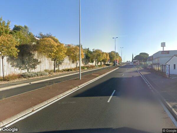 UN APPARTEMENT ET UN PARKING EXTÉRIEUR