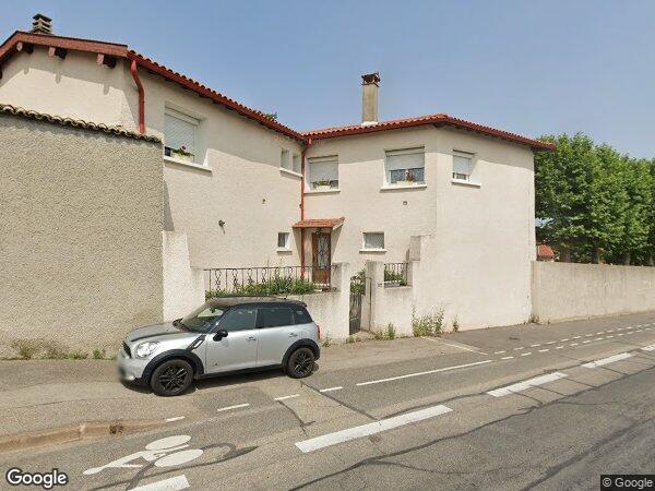 UNE MAISON ET UN APPARTEMENT