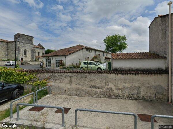 UNE MAISON D'HABITATION