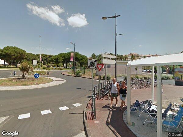 UN APPARTEMENT ET UNE PLACE DE PARKING