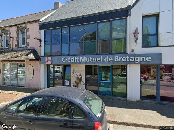 UNE MAISON D'HABITATION AVEC TERRAIN