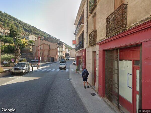 UNE MAISON ET UNE PARCELLE DE TERRE NON ATTENANTE