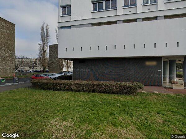 UN APPARTEMENT ET UNE CAVE