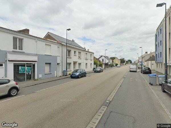 UN APPARTEMENT ET UN PARKING