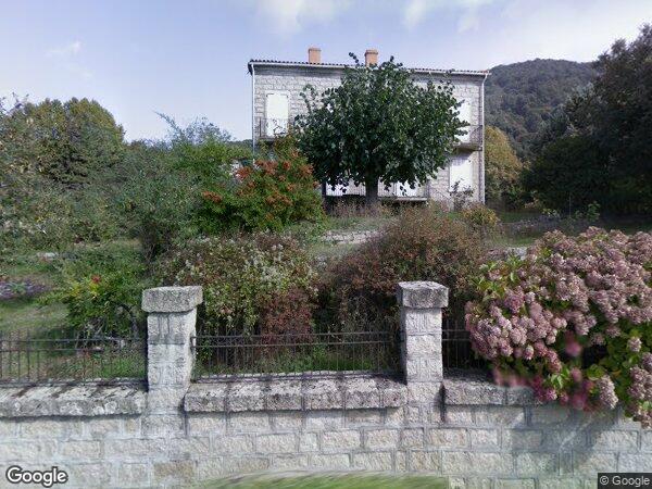 UNE MAISON D'HABITATION