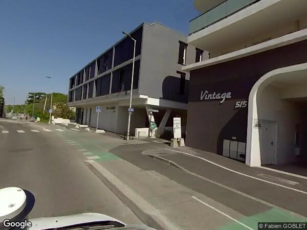 DEUX LOCAUX À USAGE DE GARAGE OU ENTREPÔT