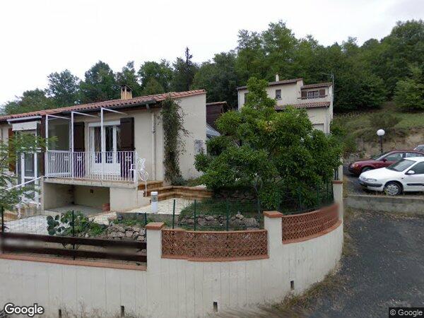 UNE MAISON D'HABITATION AVEC TERRAIN ATTENANT