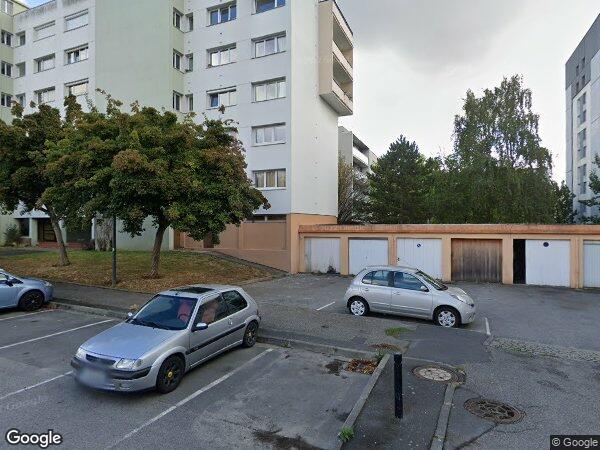 UN APPARTEMENT AVEC UNE CAVE ET UN SÉCHOIR