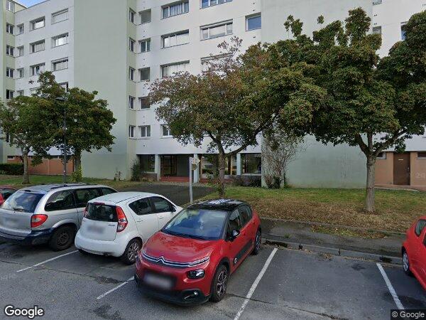 UN APPARTEMENT AVEC UNE CAVE ET UN SÉCHOIR