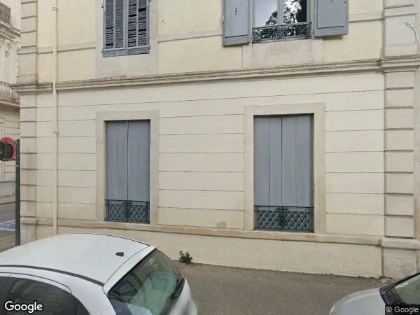 UN IMMEUBLE A USAGE D’HABITATION AVEC  DEPENDANCES