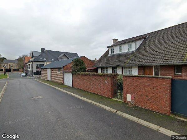 UNE MAISON D'HABITATION