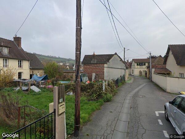 UNE MAISON MITOYENNE