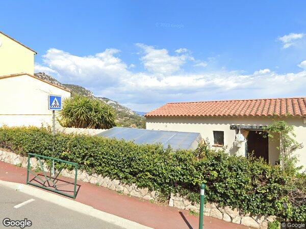 UN GRAND APPARTEMENT ET DEUX PARKINGS