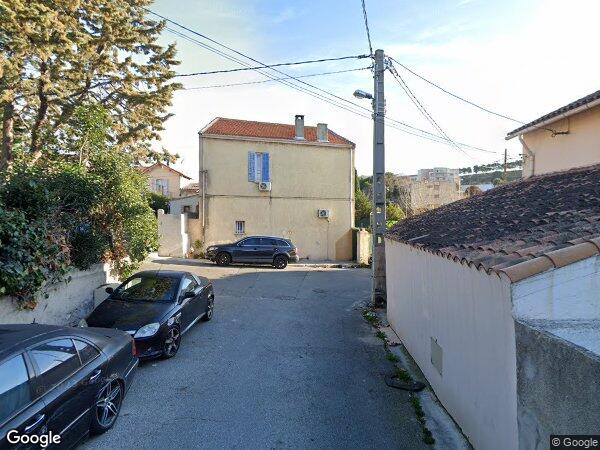 UNE CONSTRUCTION A USAGE D'HABITATION