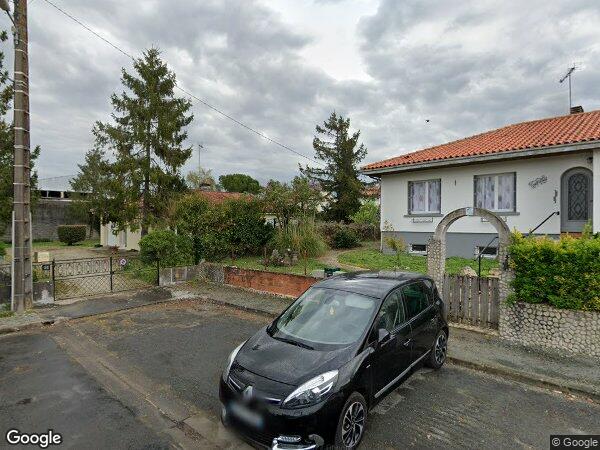 UNE MAISON À USAGE D'HABITATION