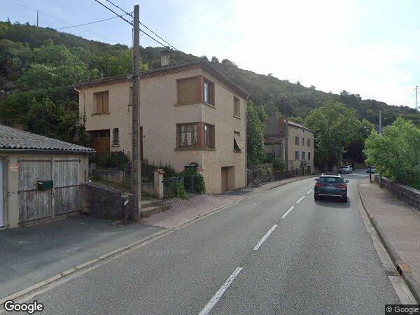 UN IMMEUBLE COLLECTIF À USAGE D'HABITATION