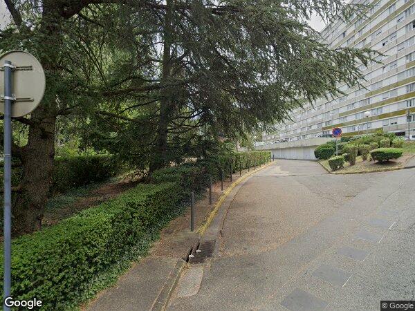 UN APPARTEMENT DE TYPE F4 AVEC UNE CAVE