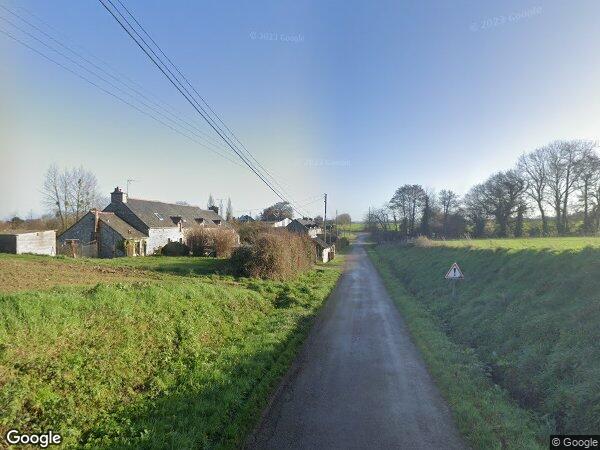 UNE MAISON INDIVIDUELLE À USAGE D'HABITATION EN PIERRE ET GRÈS DE FRÉHEL COUVERTE EN ARDOISES