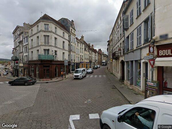 UN ENSEMBLE IMMOBILIER