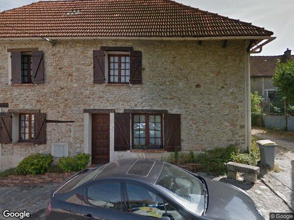 UNE MAISON D'HABITATION