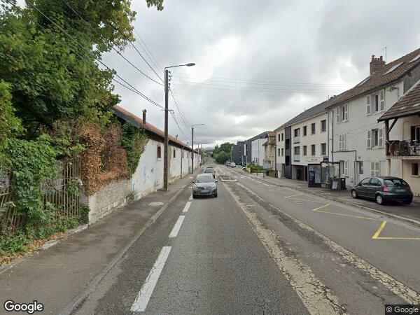UN APPARTEMENT ET UNE CAVE