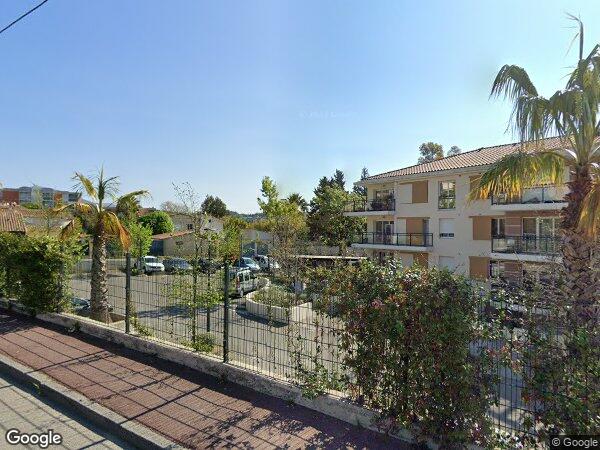 UN APPARTEMENT ET UNE CAVE