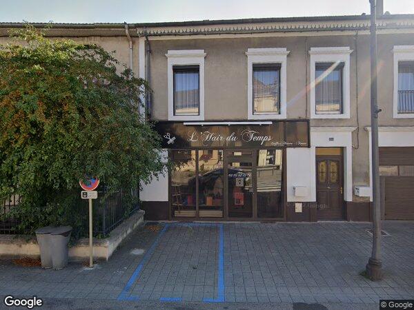 UN APPARTEMENT AVEC UNE CAVE ET UN GARAGE