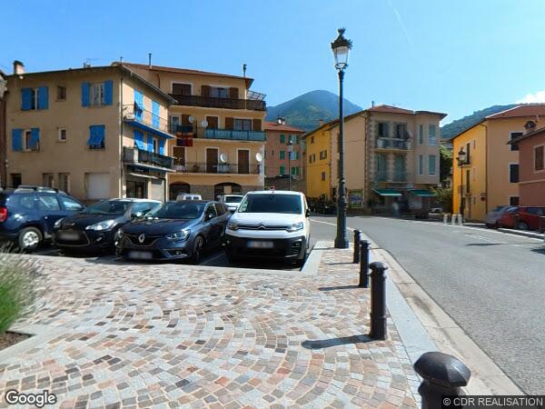 UN ENSEMBLE IMMOBILIER