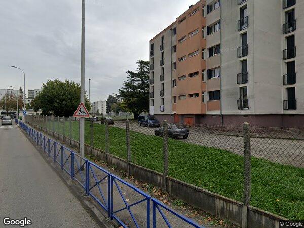 UN APPARTEMENT AVEC UNE CAVE