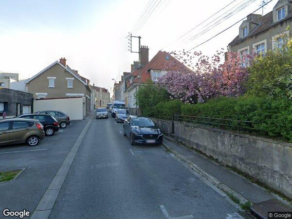 UN EMPLACEMENT DE STATIONNEMENT 