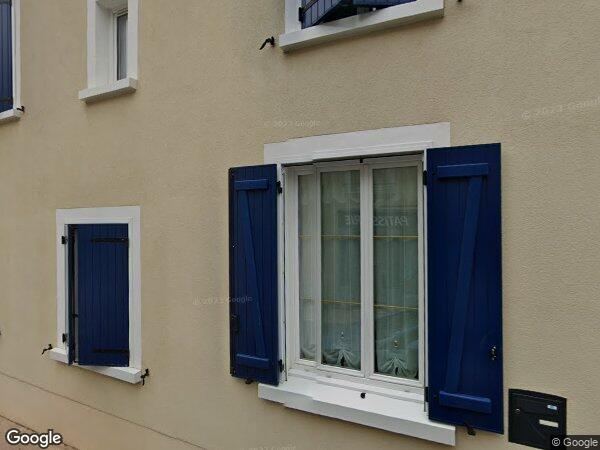 UN ÉTAGE D'HABITATION ET UN COMMERCE DE BOULANGERIE