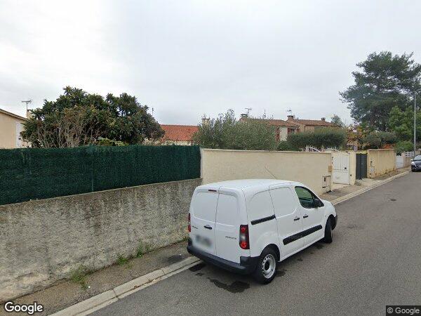 UNE VILLA EN R+1 AVEC JARDINET, GARAGE ET PISCINE