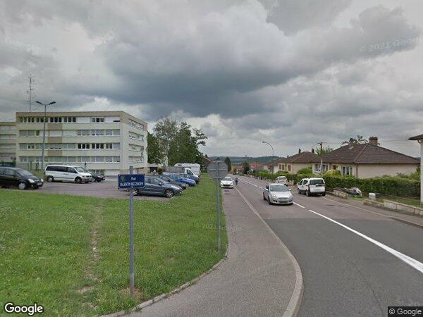 UN IMMEUBLE À USAGE D’HABITATION