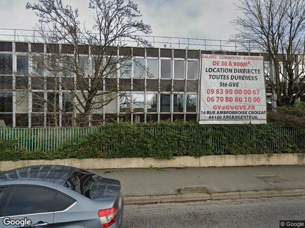 UN ENSEMBLE IMMOBILIER