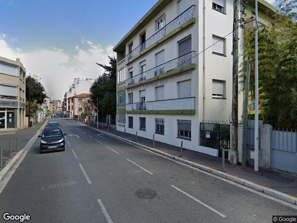 UN APPARTEMENT ET UNE CAVE