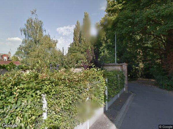 UN APPARTEMENT ET UN GARAGE