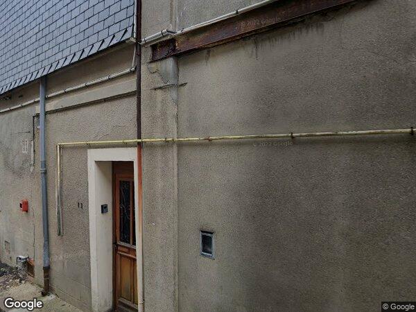 UN IMMEUBLE SUR 3 NIVEAUX