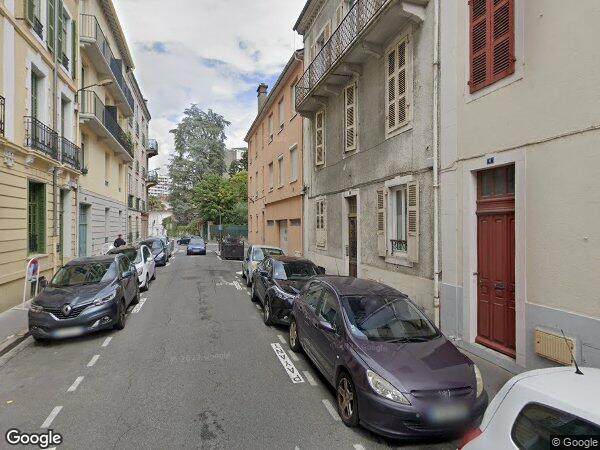 UNE MAISON D'HABITATION