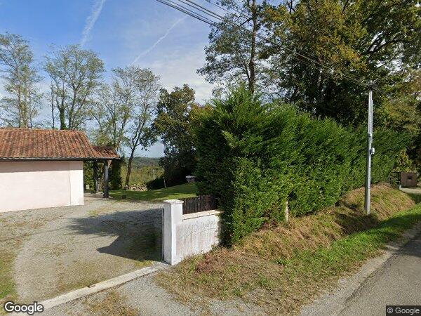 UNE MAISON D'HABITATION