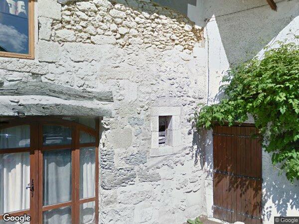 UNE MAISON D'HABITATION