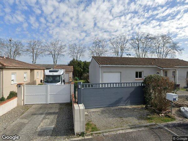 UNE MAISON D’HABITATION AVEC GARAGE ET JARDIN