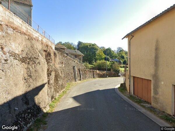 UNE MAISON D'HABITATION