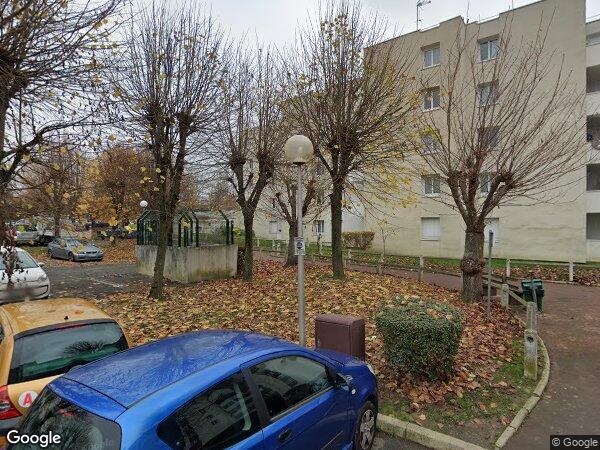 UN APPARTEMENT AVEC PARKING