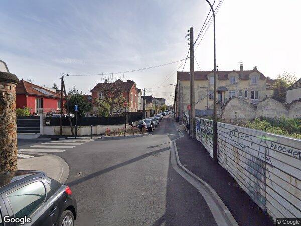 UN APPARTEMENT DE DEUX PIÈCES PRINCIPALES