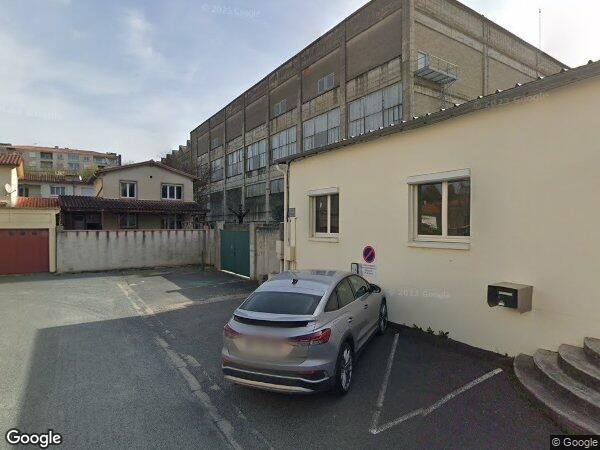 UN APPARTEMENT ET UN GARAGE