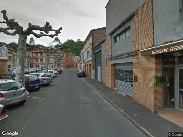 DES LOCAUX COMMERCIAUX (336M²) ET LOGEMENT DE FONCTION (178M²)