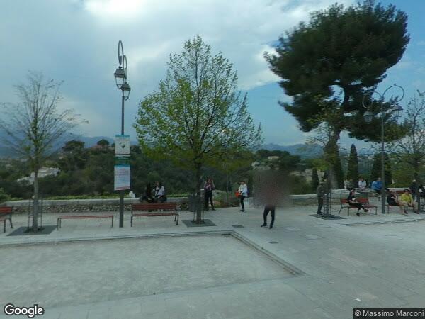 UN APPARTEMENT AVEC CAVE ET GARAGE