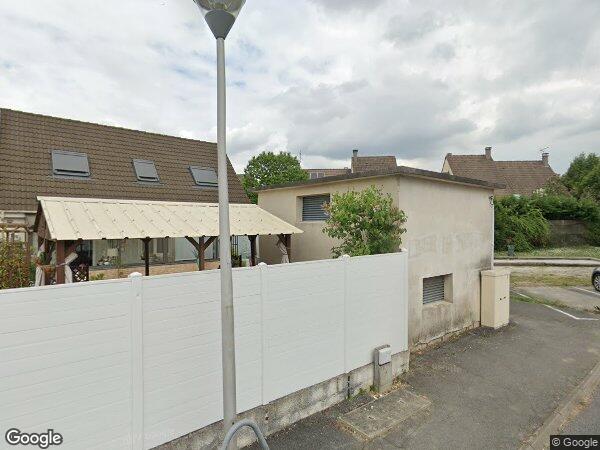 UNE MAISON D'HABITATION