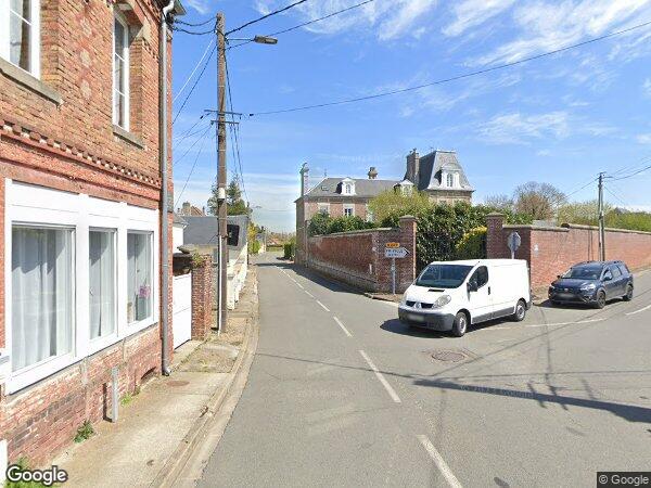 UNE MAISON À USAGE D'HABITATION